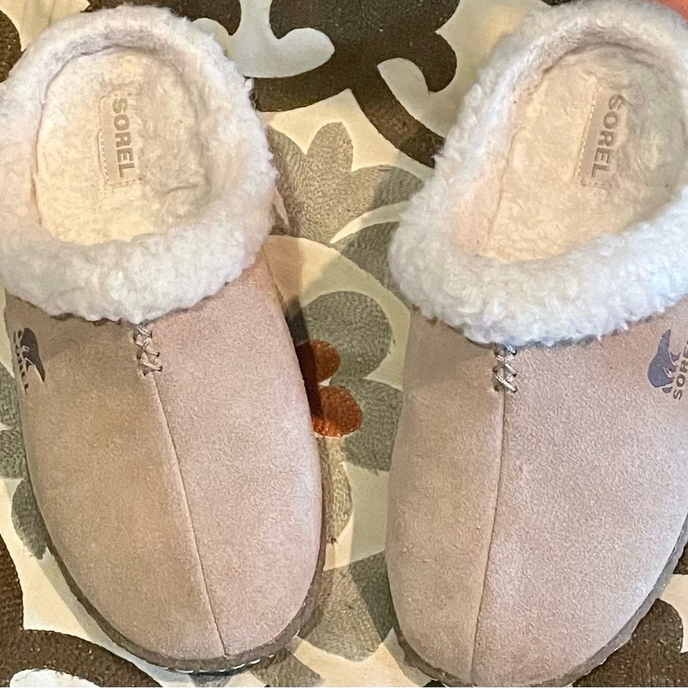 Sorel Nakiska Suede Beige Slippers